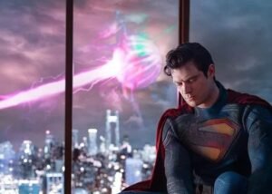 Superman | David Corenswet aparece com novo traje de Super Homem em post de James Gunn