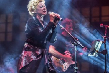 A cantora Virginie, da banda Metrô, estará presente na primeira edição do MEGAHITS! | Foto: Divulgação