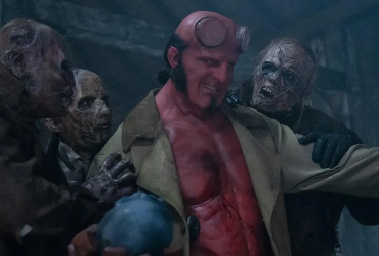 Crítica | Hellboy e o Homem Torto é a prova que não tem que copiar a HQ