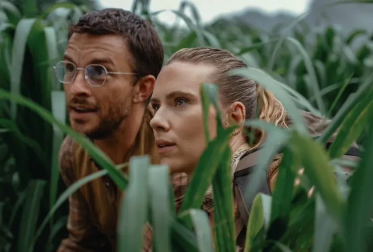 Jurassic World Rebirth | Scarlett Johansson e Jonathan Bailey são destaques nas primeiras imagens do novo filme