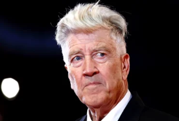 David Lynch diz que parou de fumar e não sai mais de casa por conta de doença