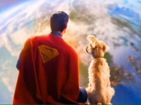 Superman e Krypto observando a Terra de longe.