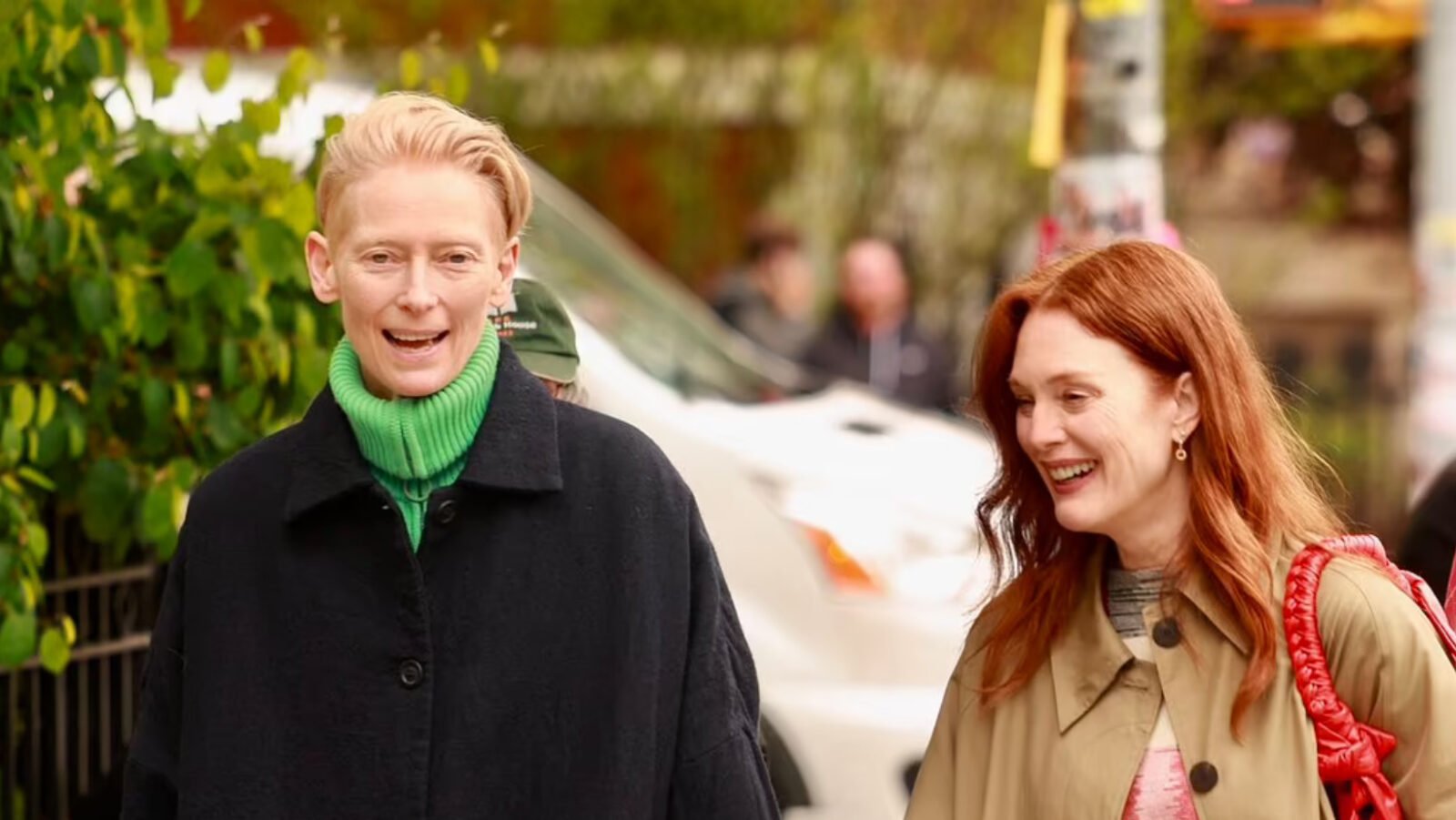 Crítica | O Quarto Ao Lado: Tilda Swinton e Julianne Moore rindo na cara da morte