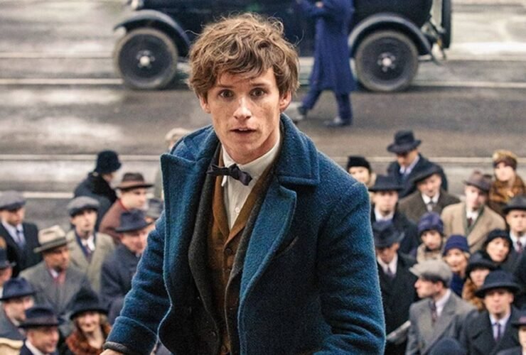 Eddie Redmayne como Newt Scamander