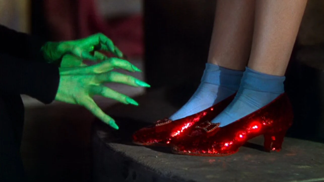 Sapatos de rubi de Judy Garland, de 'O Mágico de Oz', são vendidos por US$ 28 milhões