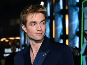 Robert Pattinson na première de Mickey 17