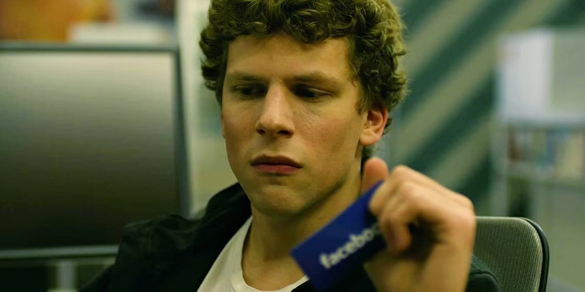 Jesse Eisenberg detona Mark Zuckerberg: 'não quero minha imagem associado a alguém assim'