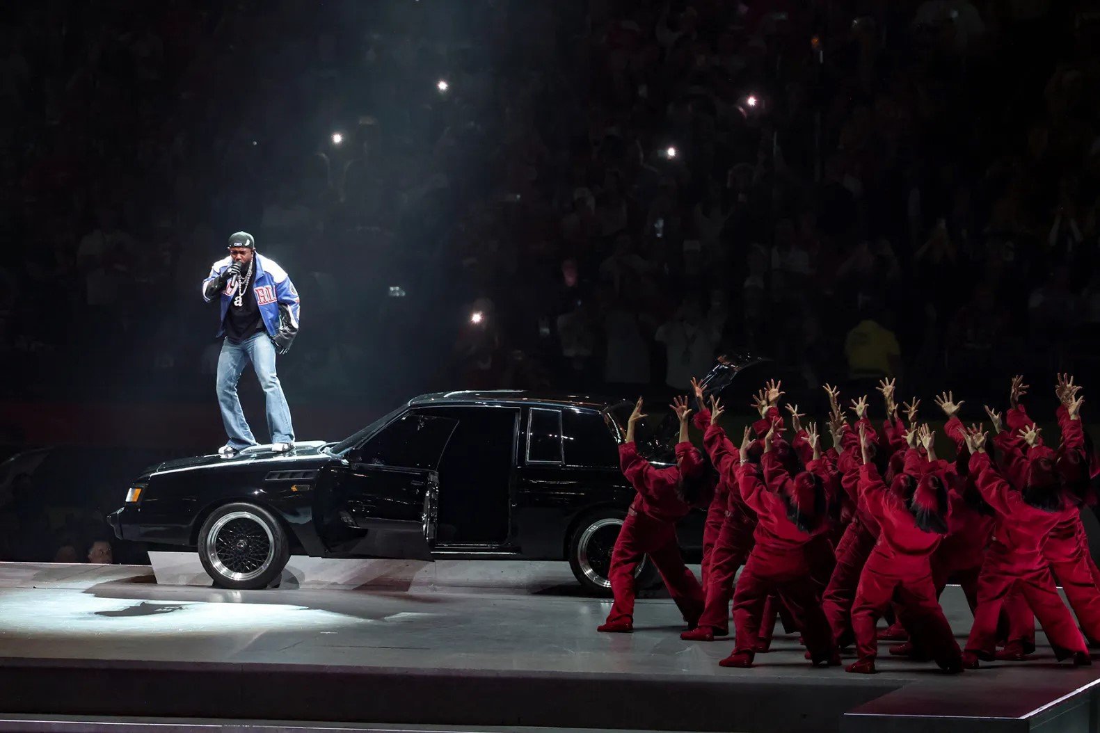 Kendrick Lamar no show do intervalo do Super Bowl.