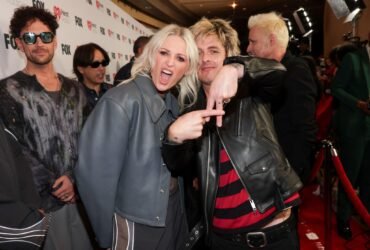 Linkin Park | Filho de Chester Bennington critica fotos do Green Day com Emily Armstrong