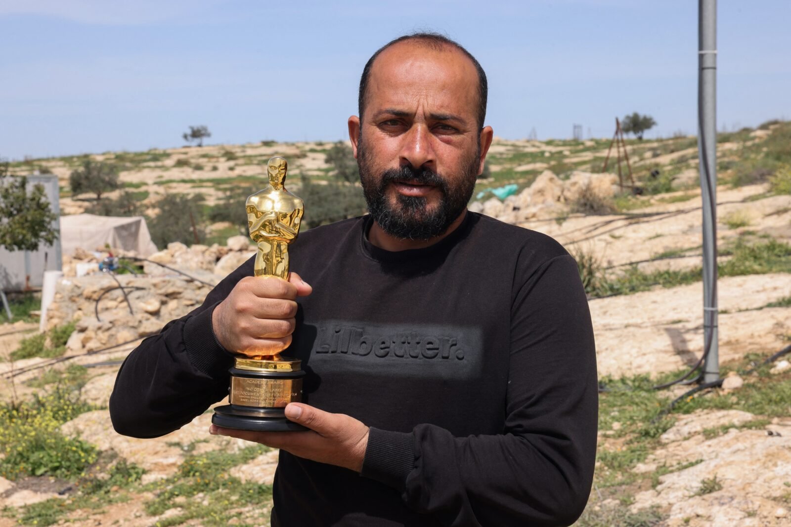 Academia do Oscar se recusa a apoiar cineasta palestino agredido; votantes assinam carta de repúdio