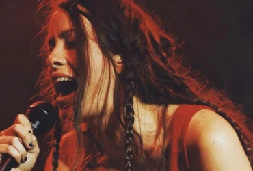 Lollapalooza 2025 | Alanis Morissette: a anti-heroína dos anos 90 que ainda nos dá lições