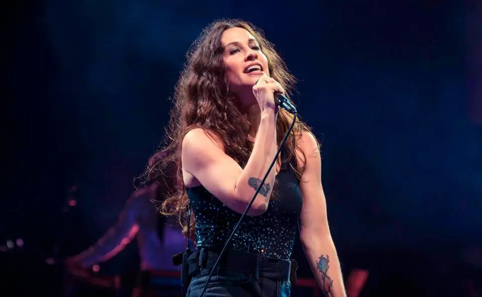 Lollapalooza 2025 | Alanis Morissette: a anti-heroína dos anos 90 que ainda nos dá lições