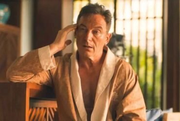 Jason Isaacs em The White Lotus