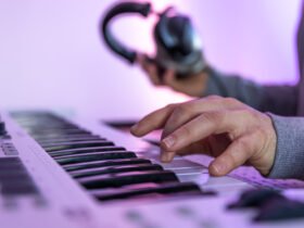 'Onde está esse dinheiro todo?' Artista independente questiona faturamento recorde da indústria musical