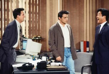 Matthew Perry, Matt LeBlanc e Steve Park em um episódio da segunda temporada de Friends.