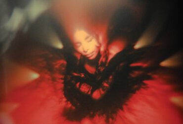 Crítica | SPELLING pinta seu coração com novas cores em 'Portrait of My Heart'