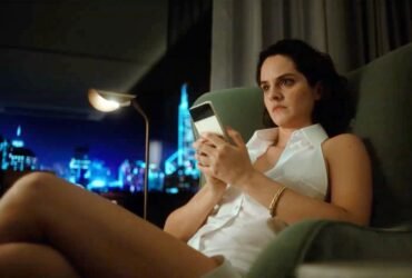 Crítica | Remake de Emmanuelle aponta que até o prazer se tornou mercadoria