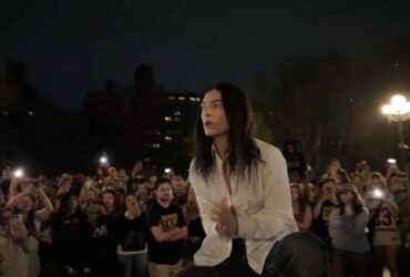 Lorde apresentando What Was What em Nova York.