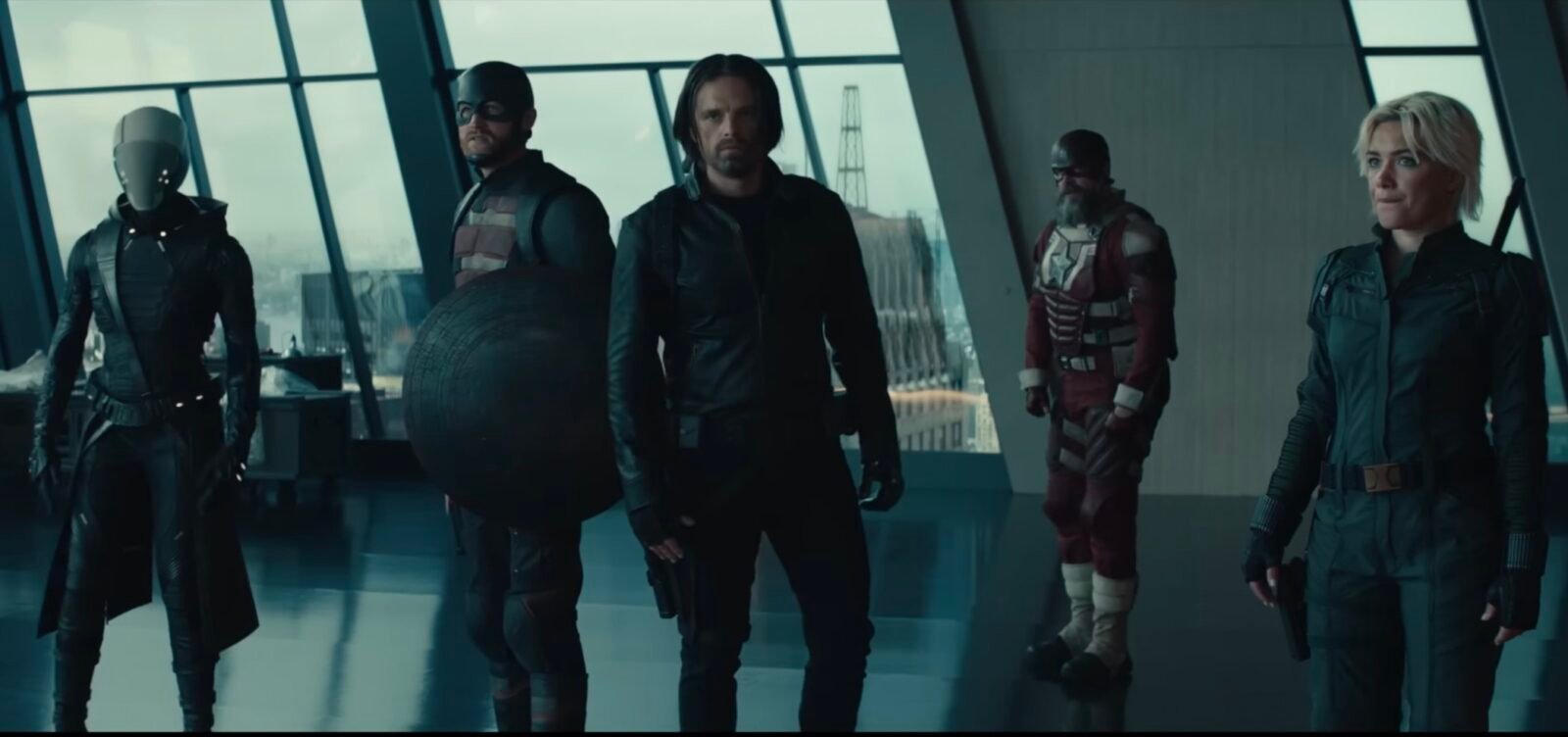 Cena do filme Thunderbolts da Marvel Studios mostra 5 dos principais personagens da história.