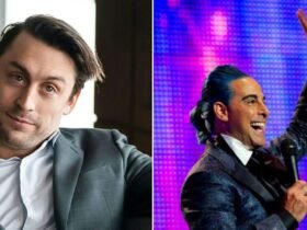 A esquerda há uma imagem do rosto do ator Kieran Culkin. A direita uma imagem do ator Stanley Tucci caracterizado como o personagem Caeser Filickerman no filme Jogos Vorazes