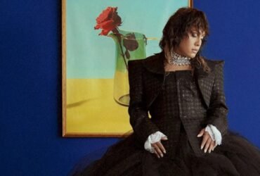 Raquel em Não Incendiei a casa por Milagre.