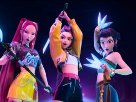 Mira, Rumi e Zoey, protagonistas do filme Guerreiras do K-pop mostram suas armas de batalha