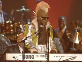 Sly Stone, ícone do funk e da música negra, morre aos 82 anos