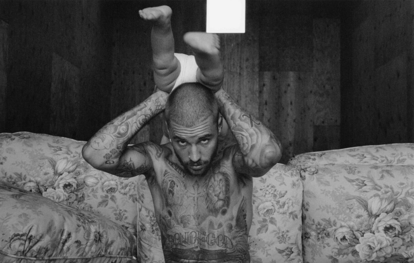 Crítica | Justin Bieber mistura lo-fi, polêmicas pessoais e autoperdão em 'Swag'