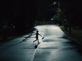 Crítica | A Hora do Mal: O desconforto como caminho e linguagem