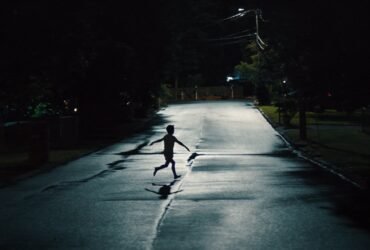 Crítica | A Hora do Mal: O desconforto como caminho e linguagem