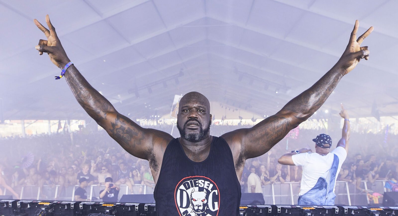 Shaquille O’Neal estará no Lollapalooza Brasil 2026 como DJ Diesel; entenda