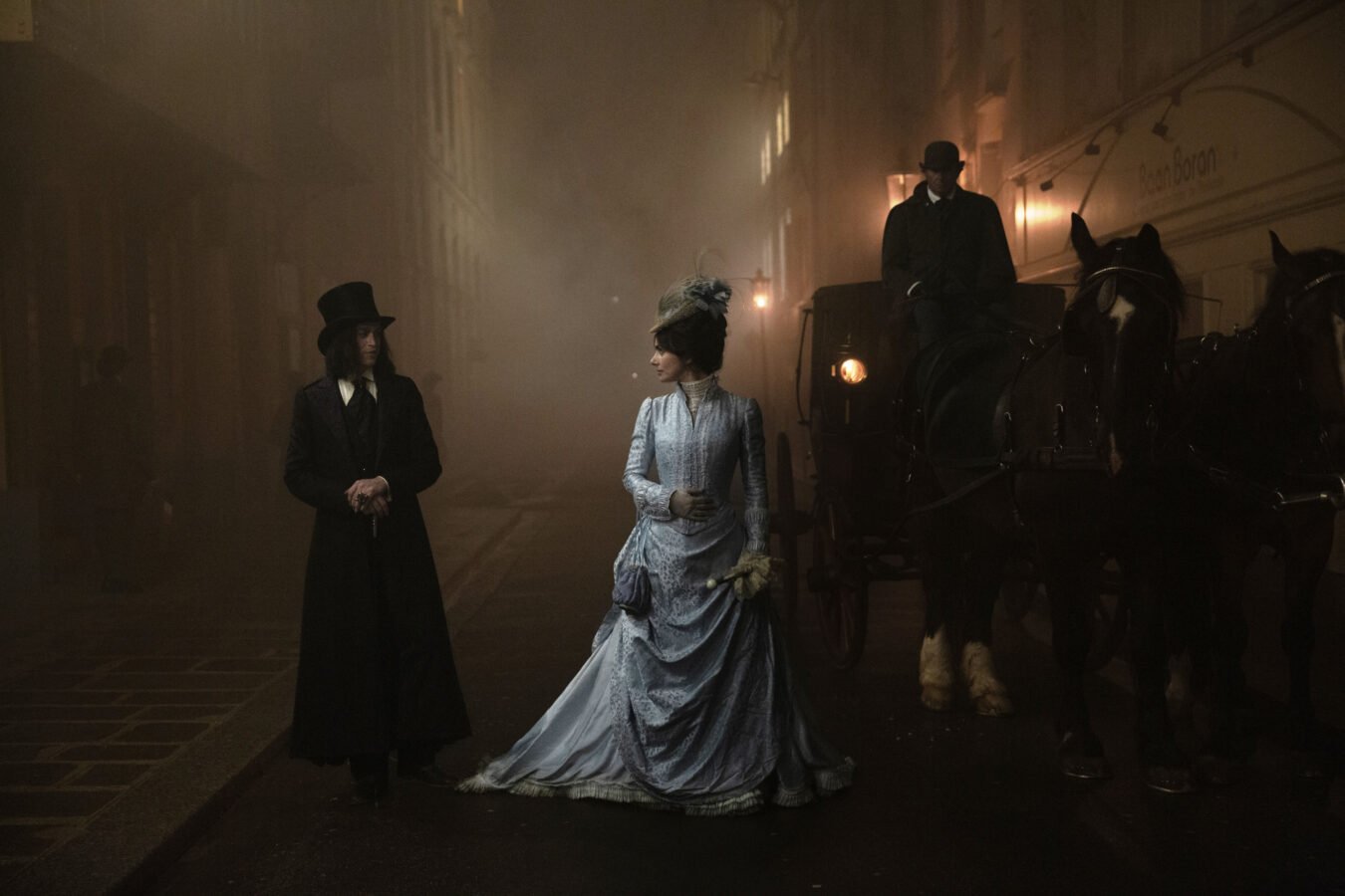 Crítica | Drácula: Uma História de Amor Eterno é pura ambição sem mordida