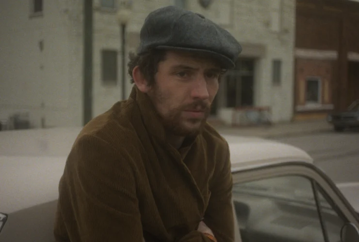 The Mastermind | Novo filme de Kelly Reichardt, estrelado por Josh O'Connor, ganha trailer oficial
