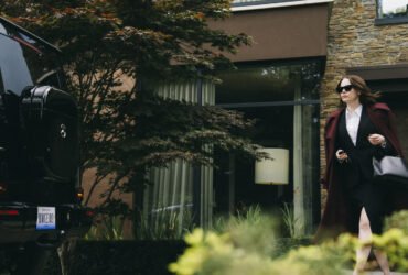 Bugonia novo trailer