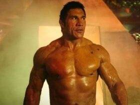Dwayne Johnson como Mark Kerr em Coração de Lutador The Smashing Machine