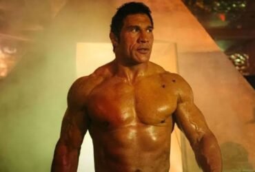 Dwayne Johnson como Mark Kerr em Coração de Lutador The Smashing Machine