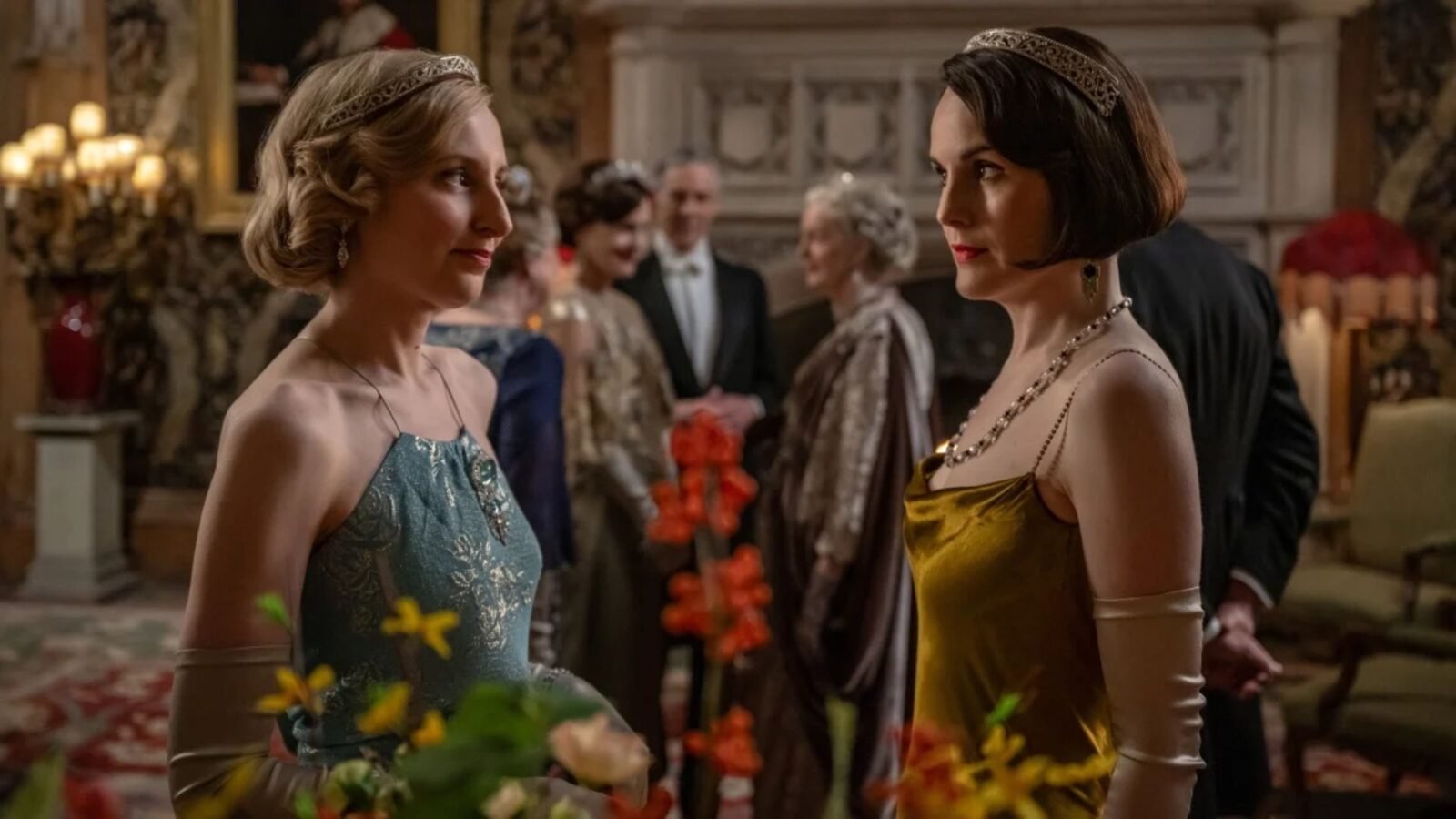 Laura Carmichael e Michelle Dockery em Downton Abbey.