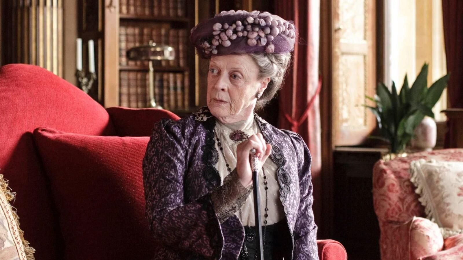 Maggie Smith em Downton Abbey.