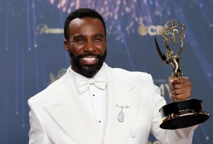 Tramell Tillman ganha Emmy 2025 de Melhor Ator Coadjuvante em Série Dramática.