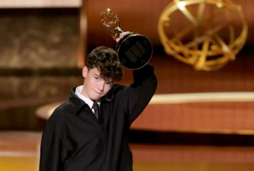Owen Cooper faz história no Emmy 2025 como o mais jovem vencedor como ator coadjuvante