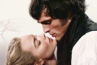 Pôster de O Morro dos Ventos Uivantes, com Margot Robbie e Jacob Elordi.