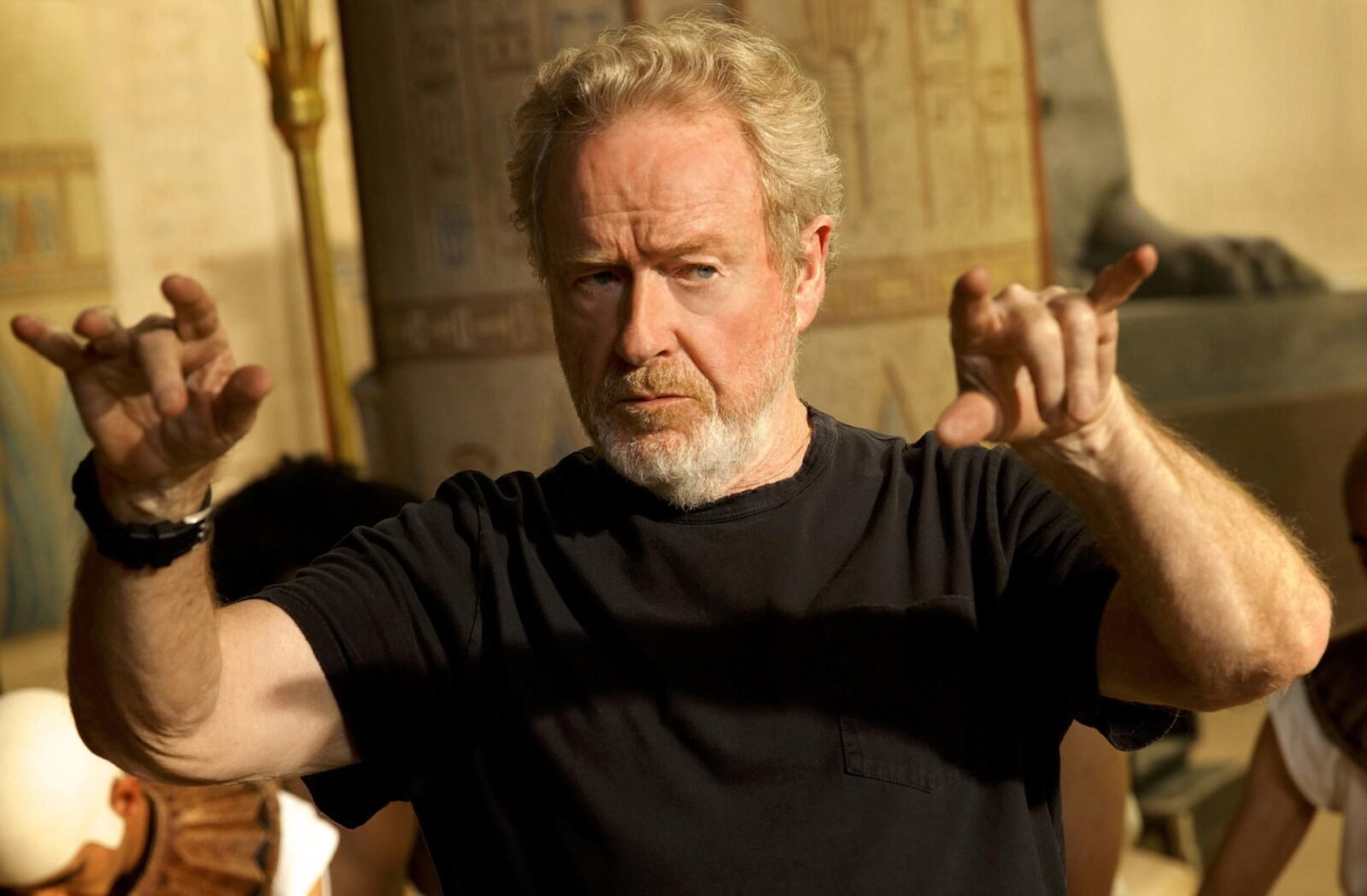 Ridley Scott diz que cinema atual 'é uma merda' e prefere rever seus próprios filmes
