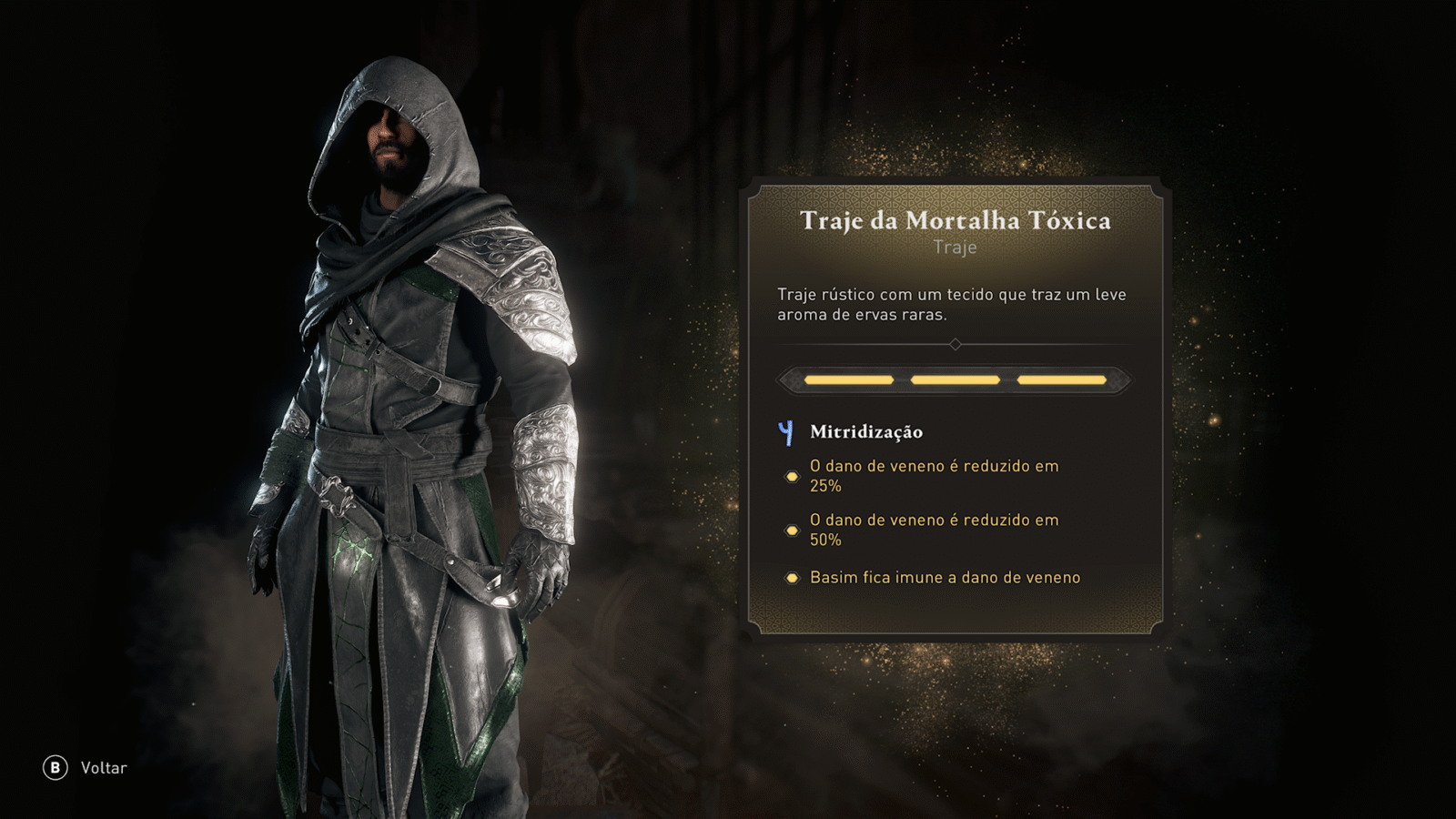 Traje da Mortalha Tóxica em Assassin's Creed Mirage, mostrando Basim vestindo uma túnica cinza e verde escura com armadura de ombro de metal. A habilidade do traje, Mitridização, oferece redução de dano de veneno em três níveis: 25%, 50%, e imunidade total.