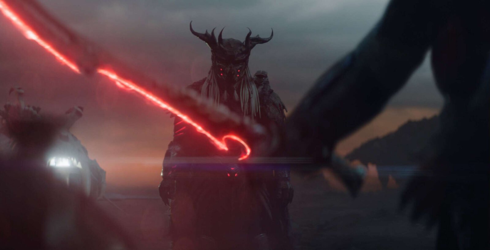 Crítica | Predador: Terras Selvagens é sobre a é a domesticação definitiva de uma fera