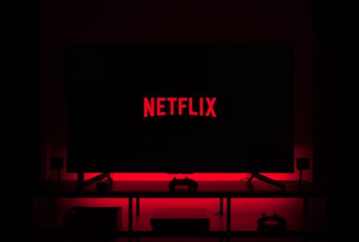 Netflix bloqueia conteúdo para assinantes de plano com anúncios; entenda