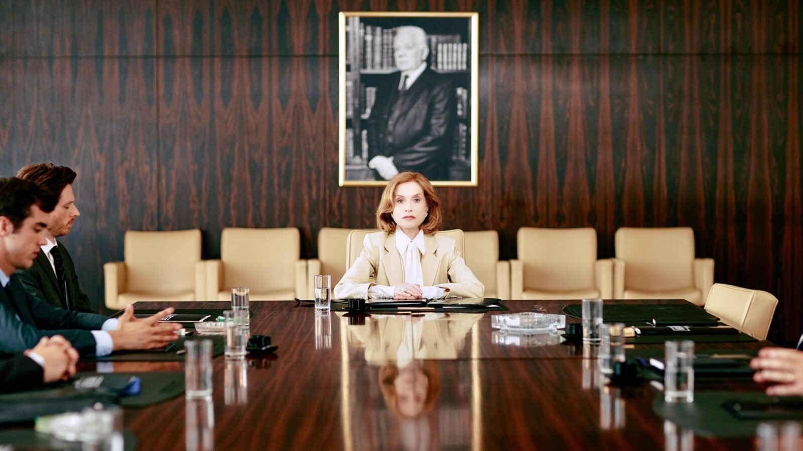 Crítica | O vazio dourado por trás do poder em 'A Mulher Mais Rica do Mundo'