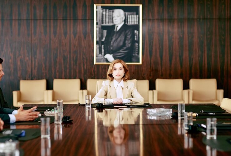 Crítica | O vazio dourado por trás do poder em 'A Mulher Mais Rica do Mundo'