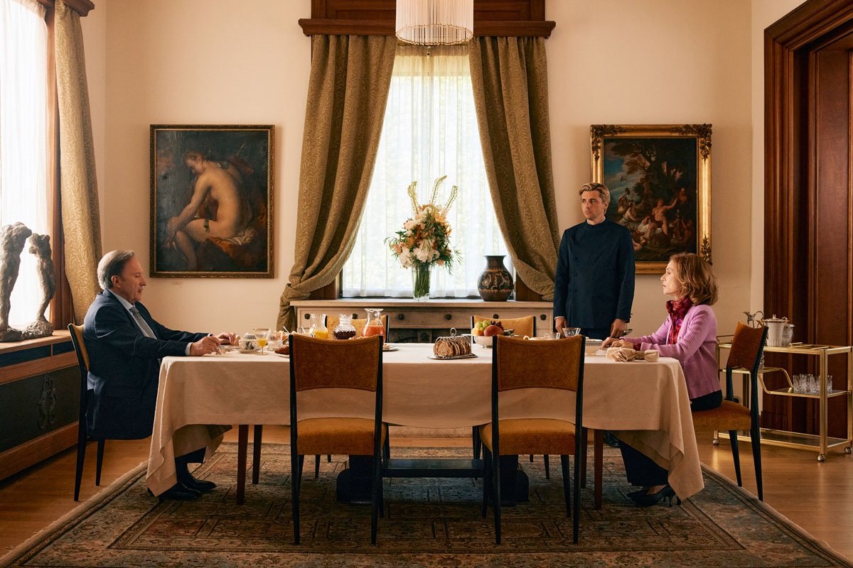 Crítica | O vazio dourado por trás do poder em 'A Mulher Mais Rica do Mundo'