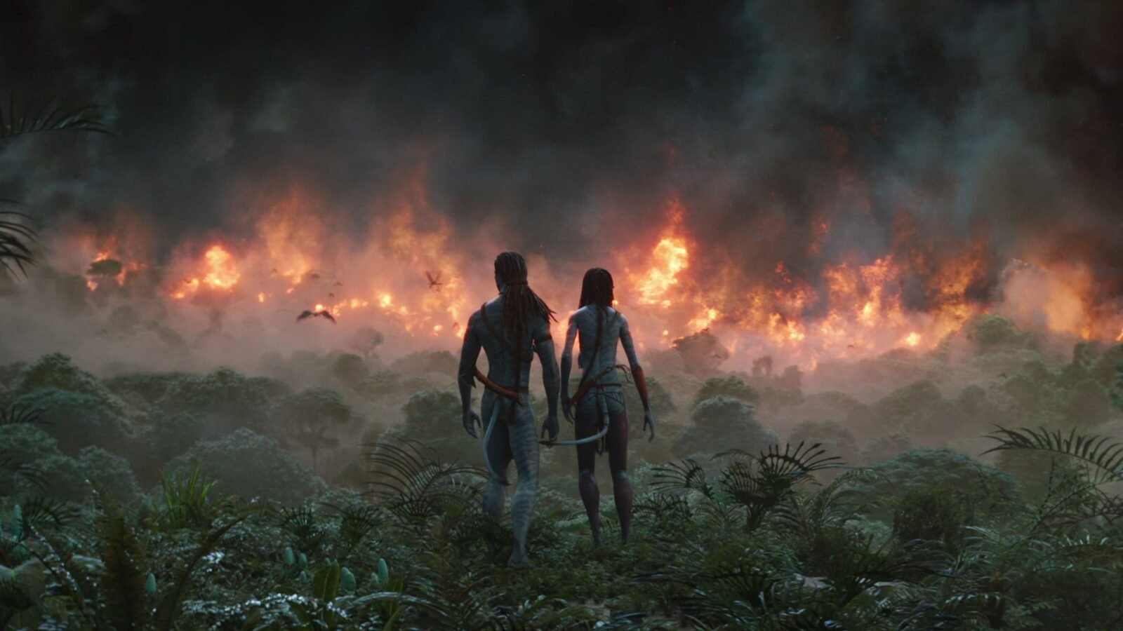 Crítica | Em 'Avatar: Fogo e Cinzas' James Cameron faz épico sobre ciclos de dor e deslumbramento