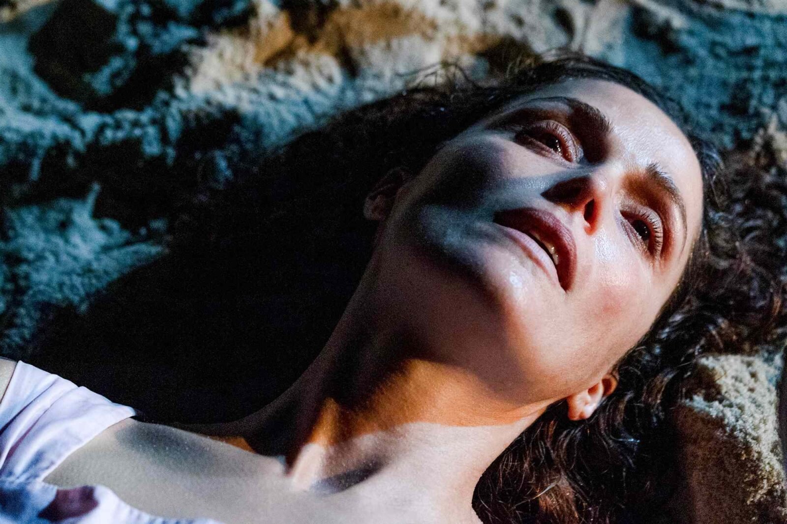 Crítica | Em 'Se Eu Tivesse Pernas, Eu Te Chutaria', Mary Bronstein traduz a agonia maternal para o cinema